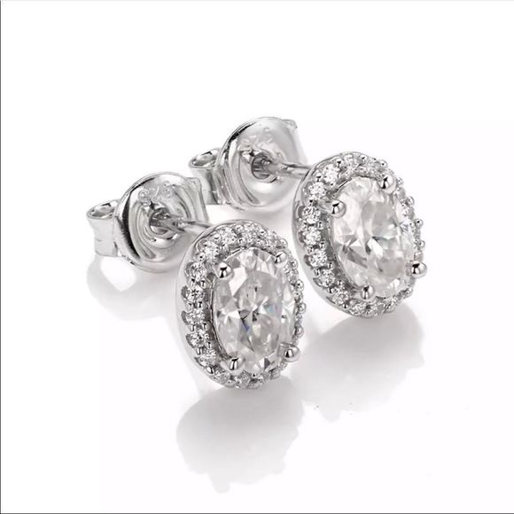 2ct 18K white gold oval halo Diamond stud earrings - Picture 3 of 6